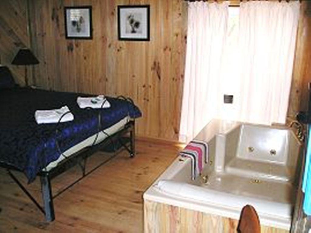 Moonbeam Cottages & Rainbow Cafe Moonambel Номер фото