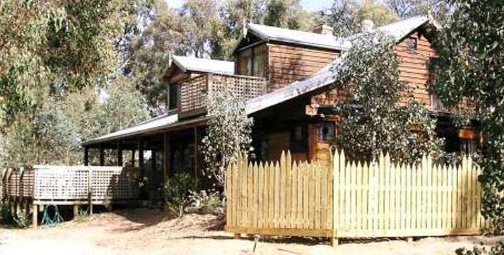Moonbeam Cottages & Rainbow Cafe Moonambel Экстерьер фото